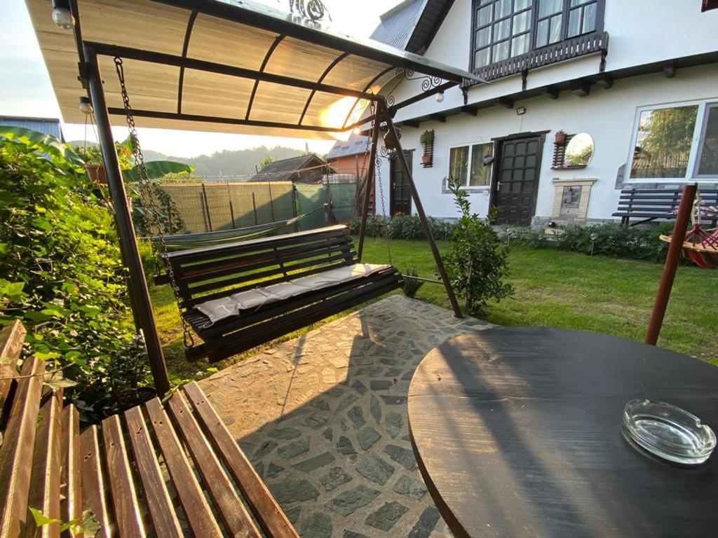 Casa Diana-Maria Apartment Curtea De Arges Bagian luar foto
