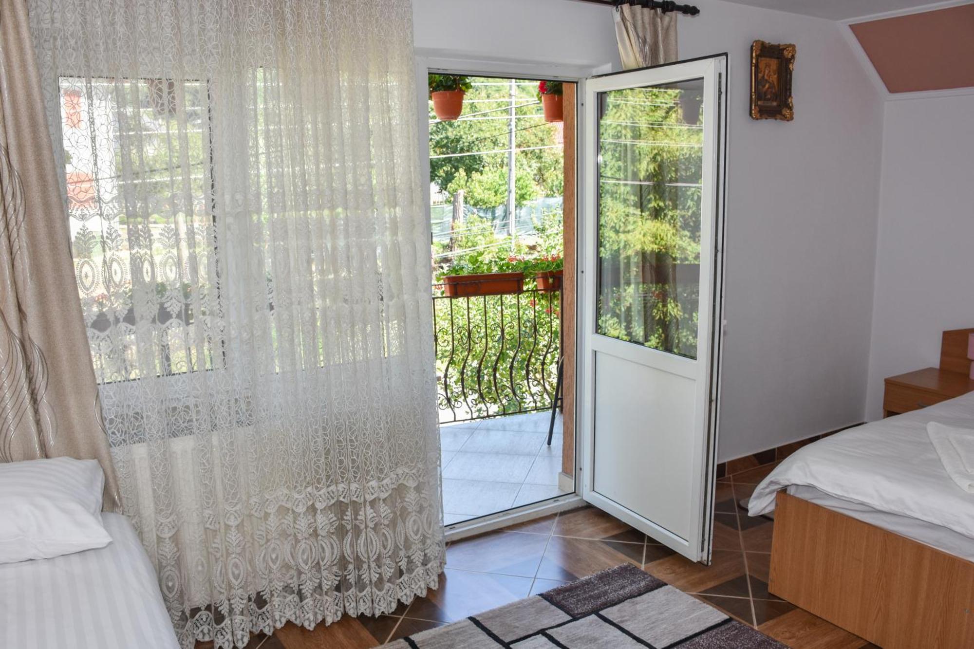 Casa Diana-Maria Apartment Curtea De Arges Bagian luar foto
