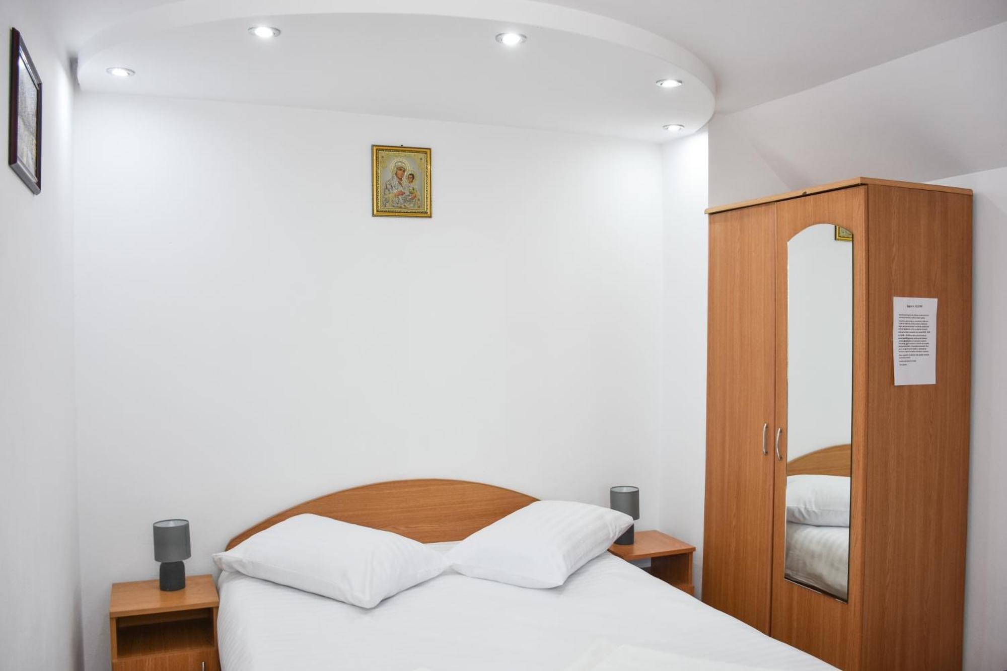 Casa Diana-Maria Apartment Curtea De Arges Bagian luar foto
